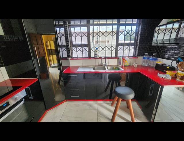 3 BEDROOM HOUSE FOR SALE IN FLORENTIA